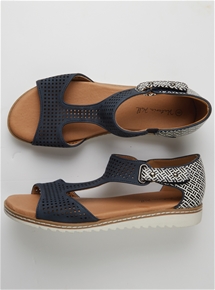 Voyage Adjustable Sandal
